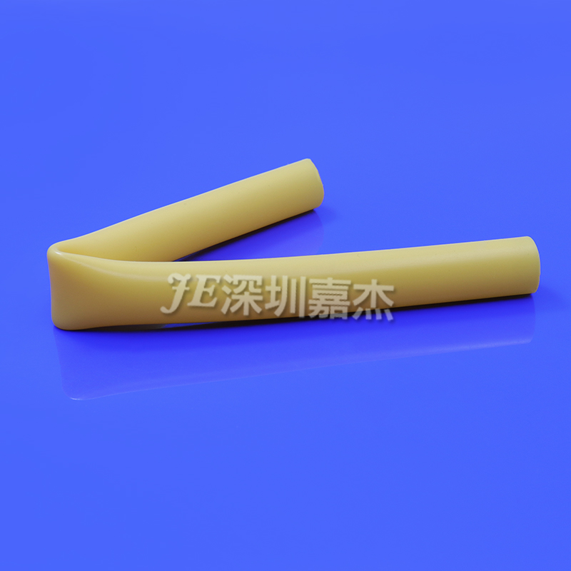 美女被男人操的逼视频双色硅胶管
